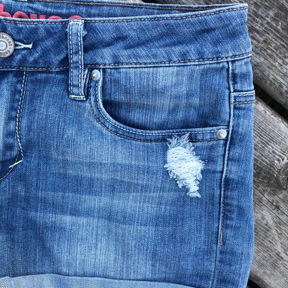 Dollhouse Distressed Denim Shorts - Picture 7 of 7